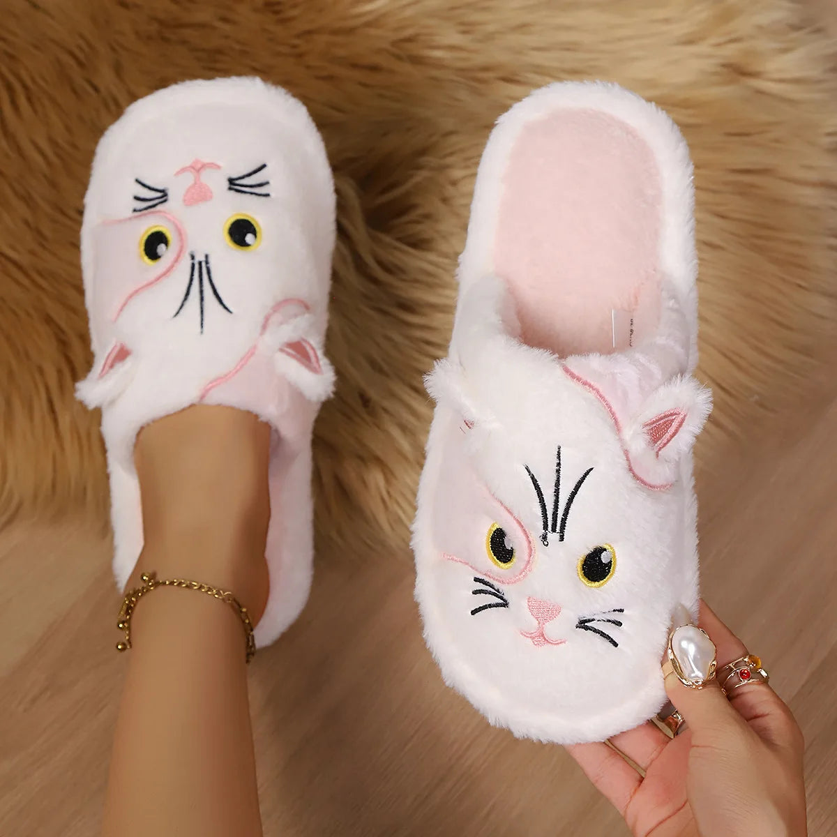 Zapatillas Gato Kawaii de Felpa